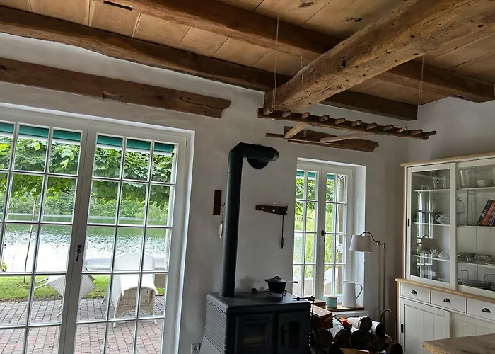 Gemütliches Fachwerkhaus am See nur mit Kamin